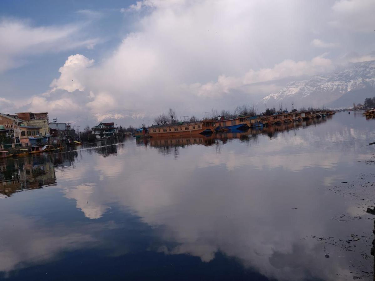 Island Homestay Srīnagar エクステリア 写真