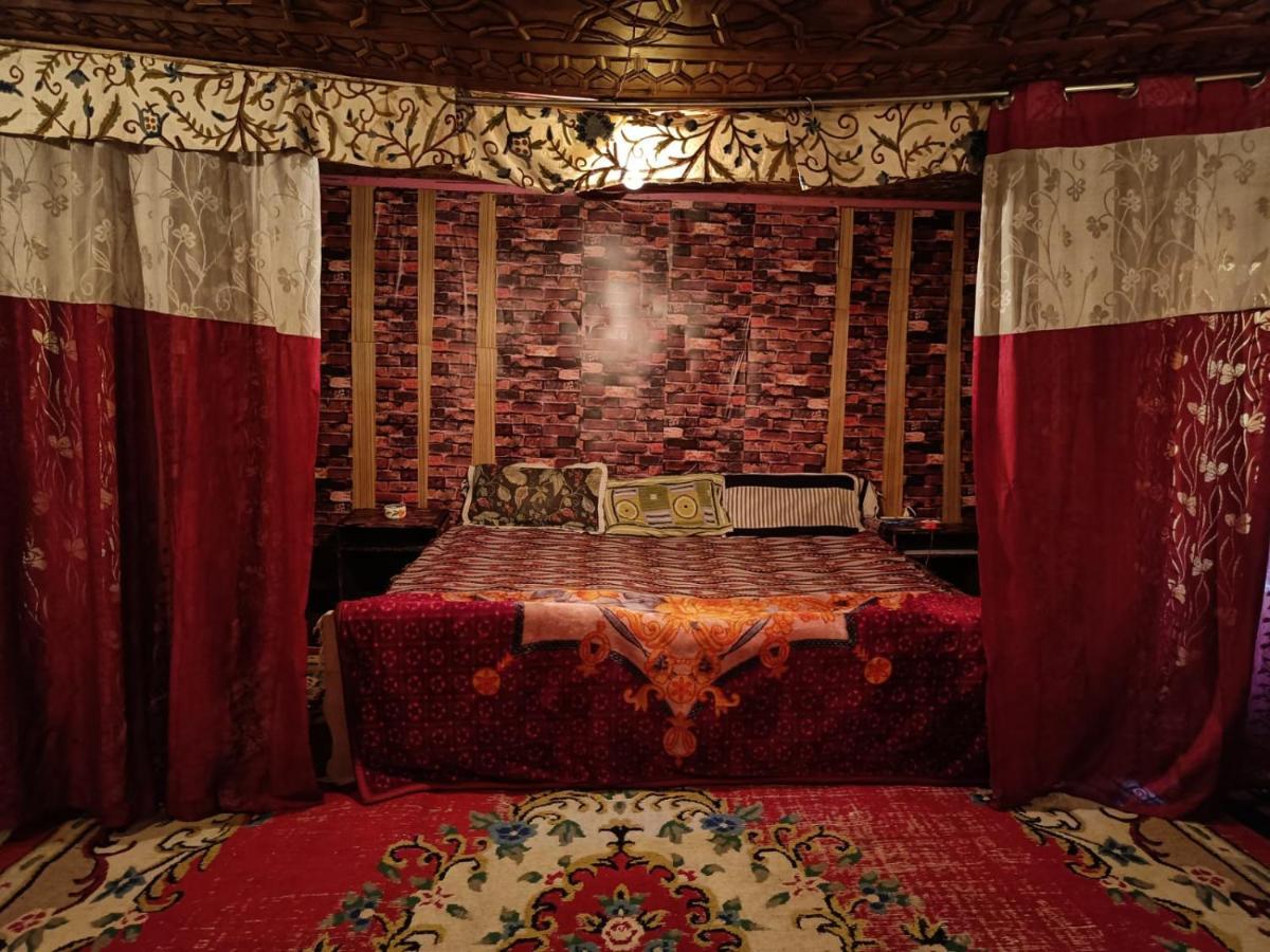 Island Homestay Srīnagar エクステリア 写真