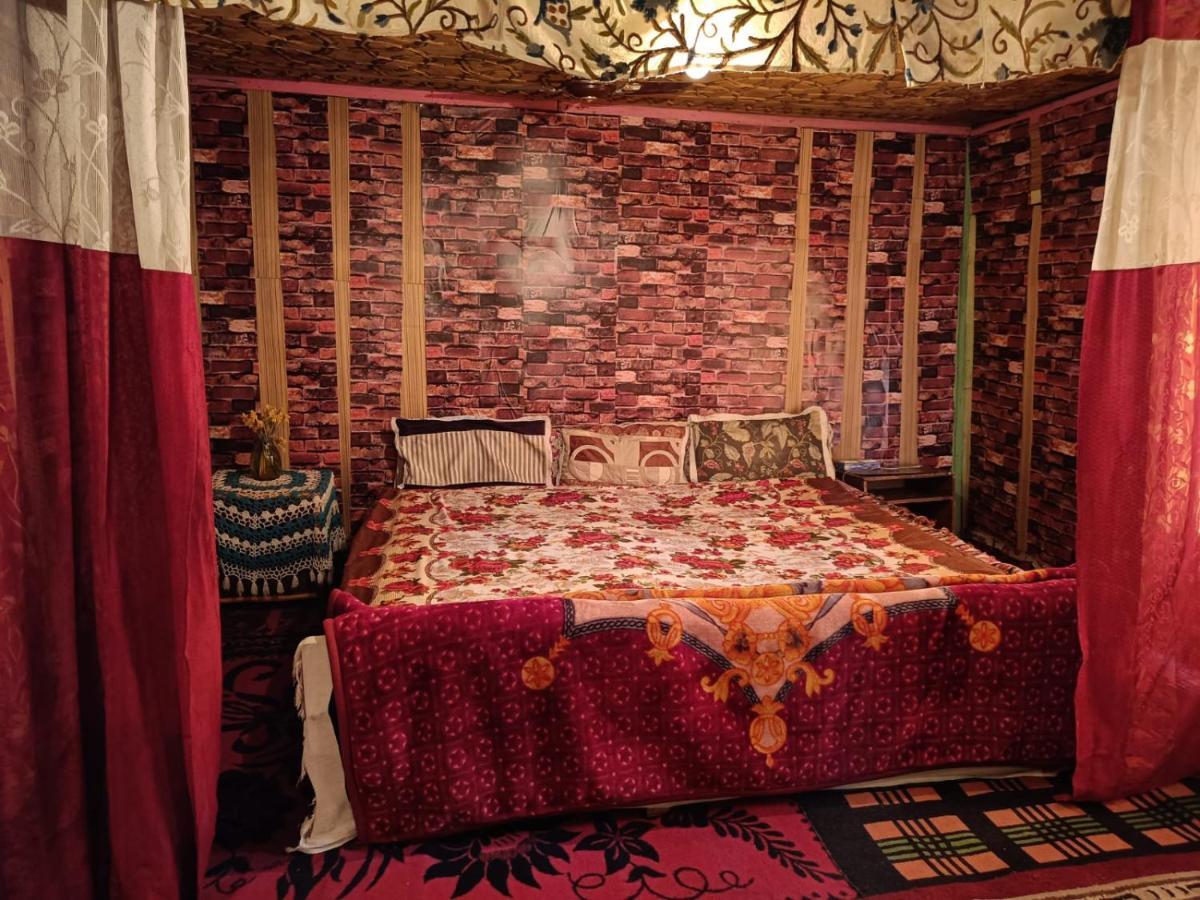Island Homestay Srīnagar エクステリア 写真