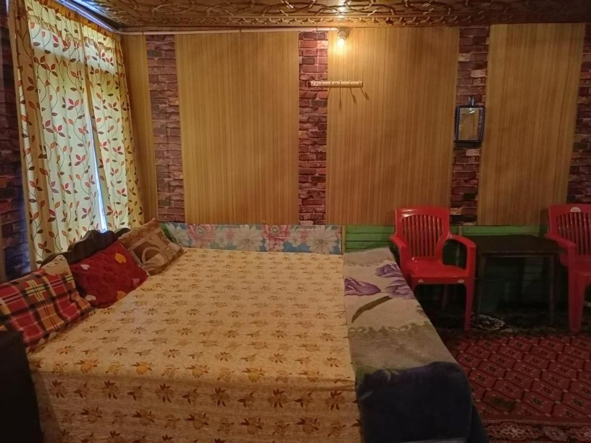 Island Homestay Srīnagar エクステリア 写真