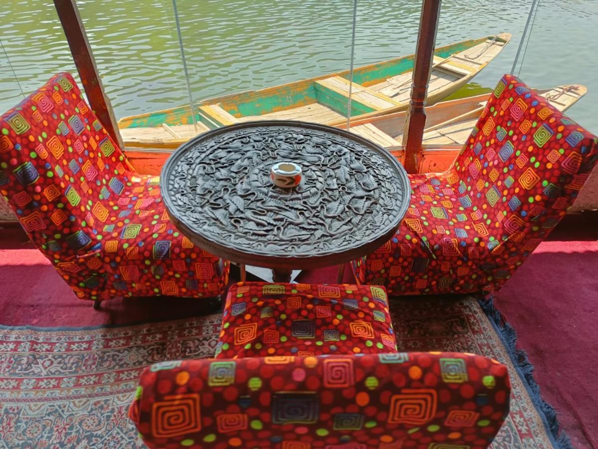 Island Homestay Srīnagar エクステリア 写真