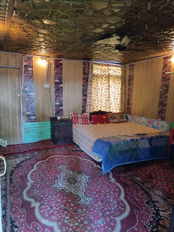 Island Homestay Srīnagar エクステリア 写真